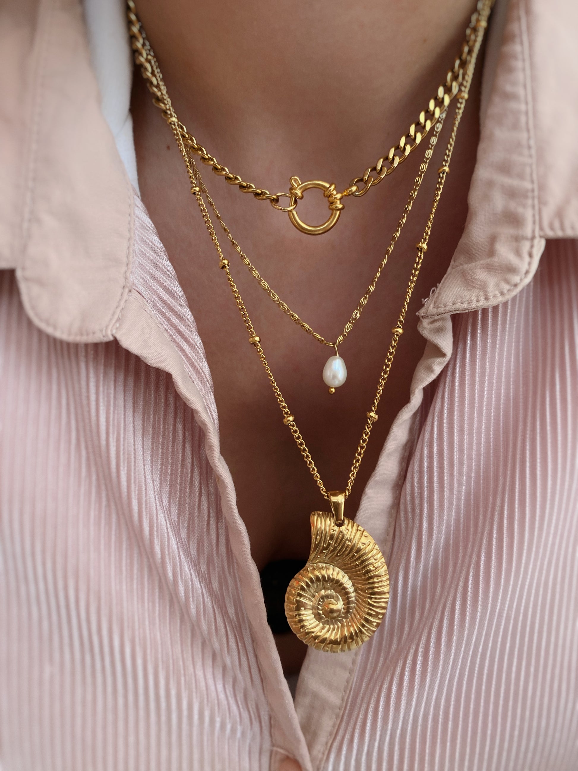 Colliers dorés inspiration plage summer girl