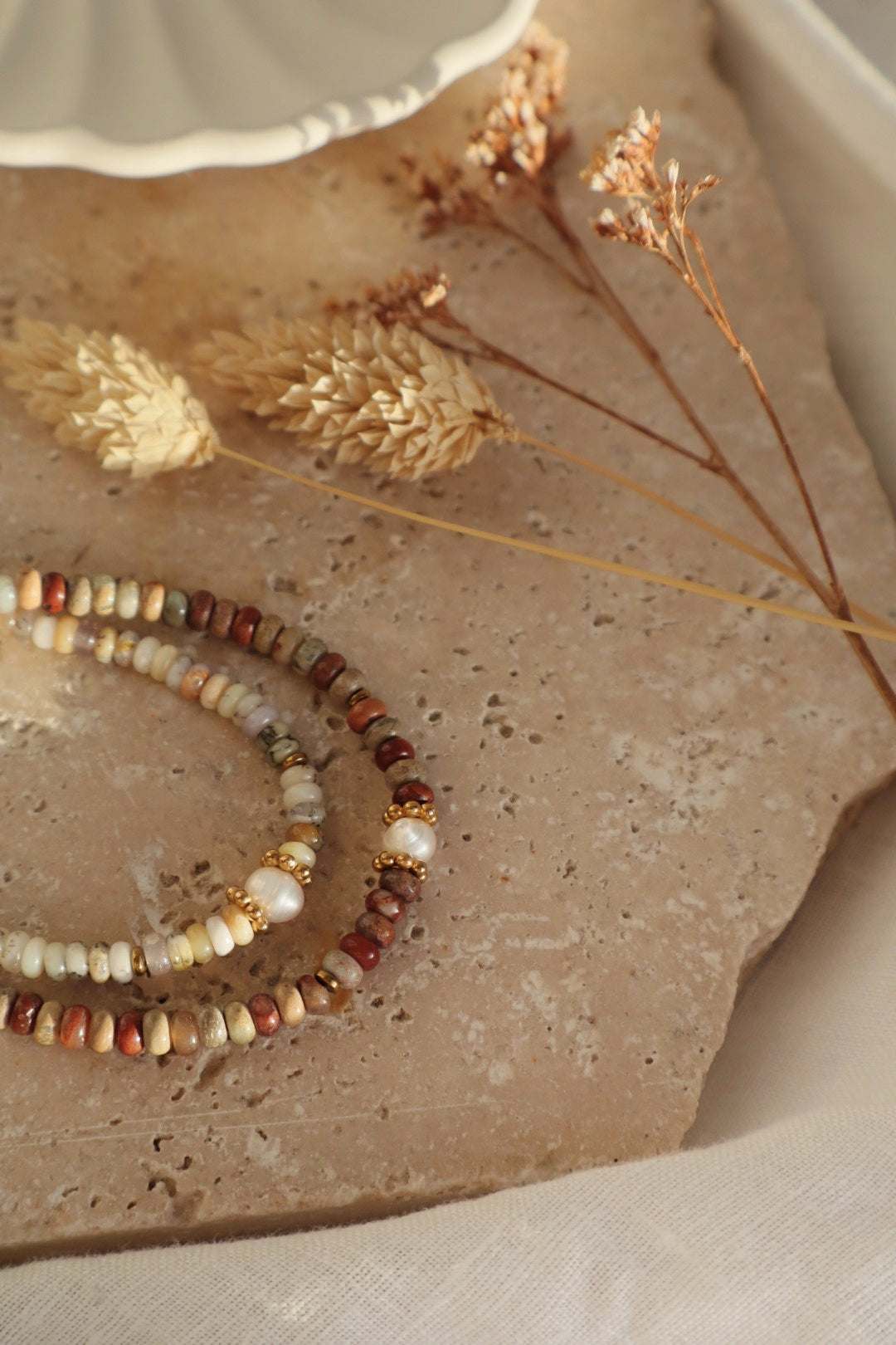 bracelet perle eau douce  et rondelles en pierres naturelles fait main