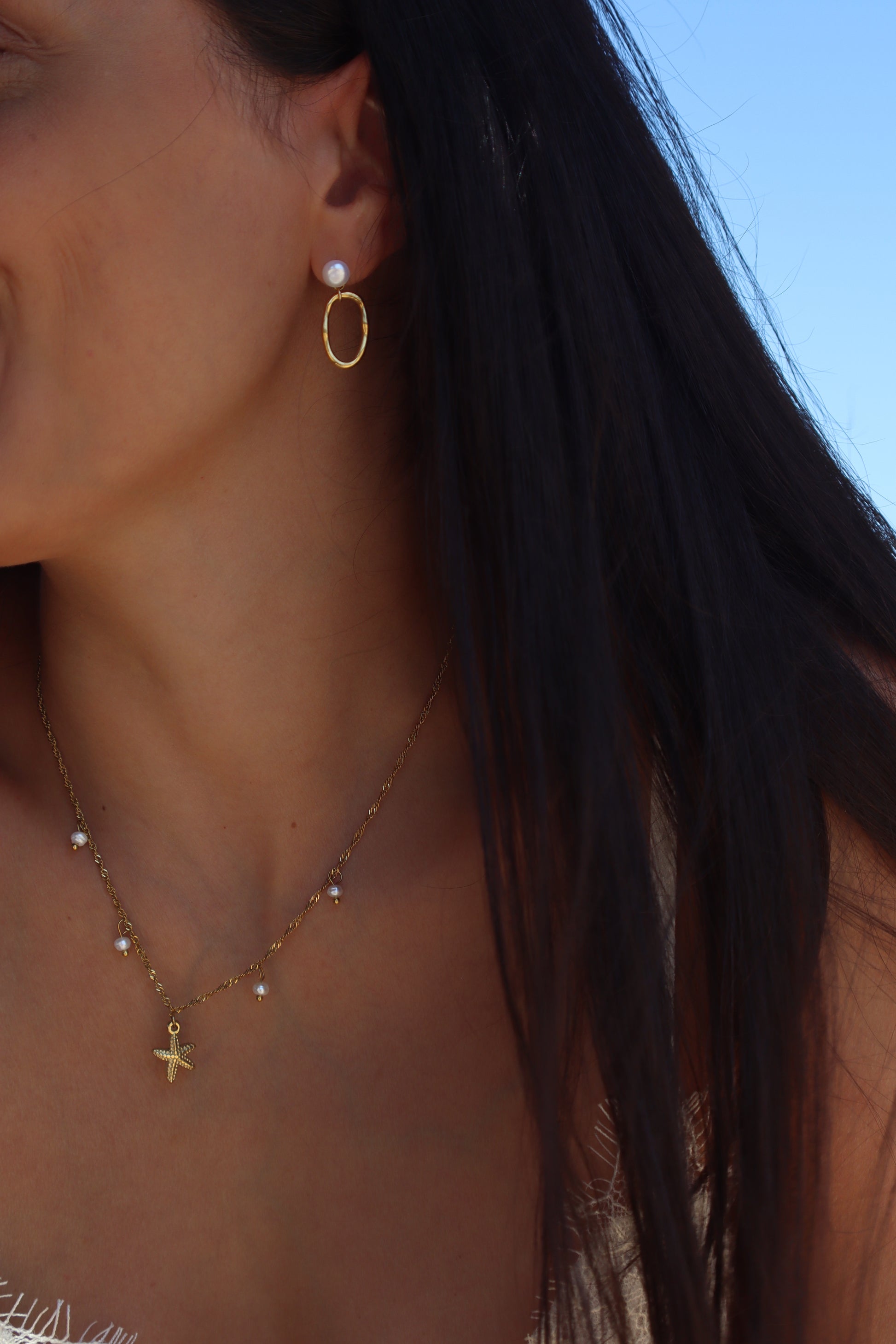 collier fin chaine perles d'eau douces et étoile de mer fait main