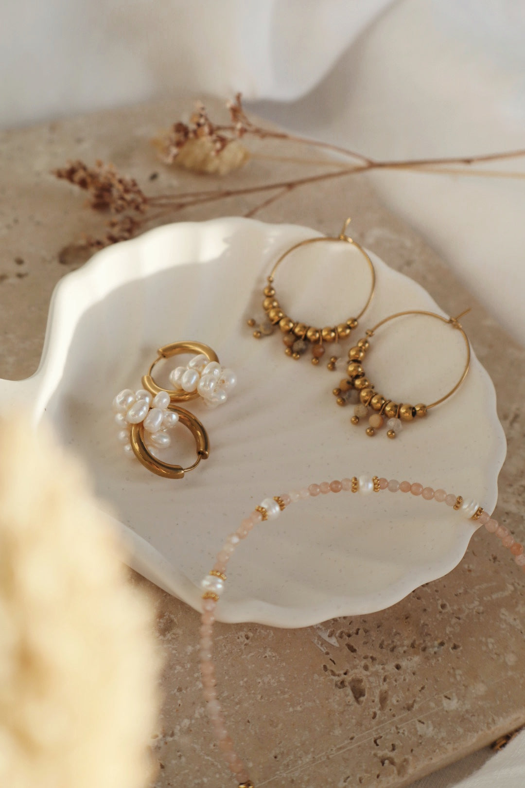 ensemble bijoux pierres naturelles, couleurs douces et printanières, fait main normandie bretagne