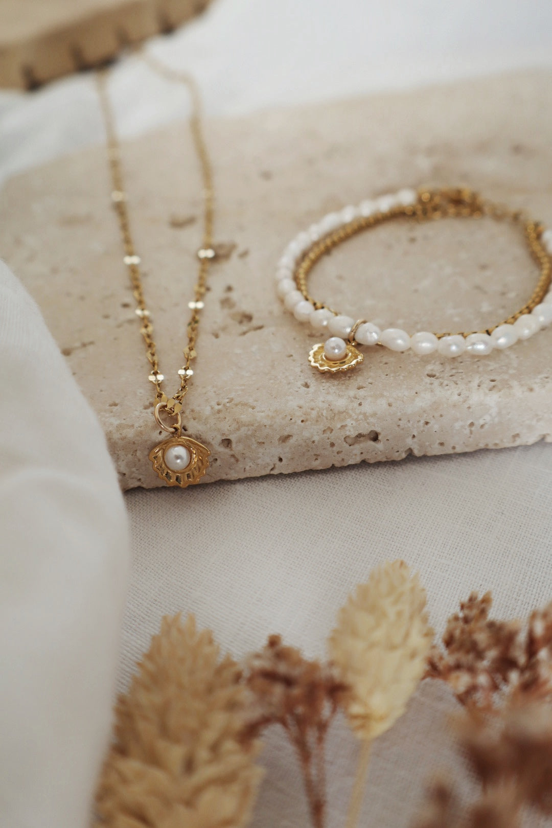 parure coquillage fait main, tendance, unique, double rang raffiné 