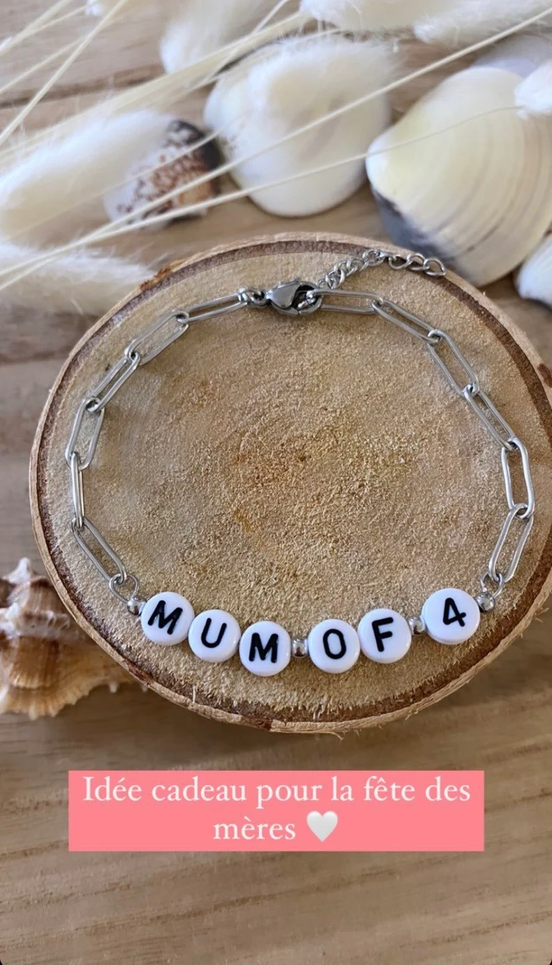 bracelet chaine pour femme avec perle lettre personnalisable mum, mum of, maman 